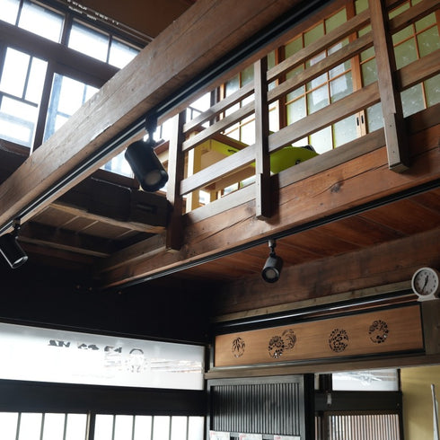 【3/28再販】足元から”楽”にする、小さな整体師『足半(あしなか)』